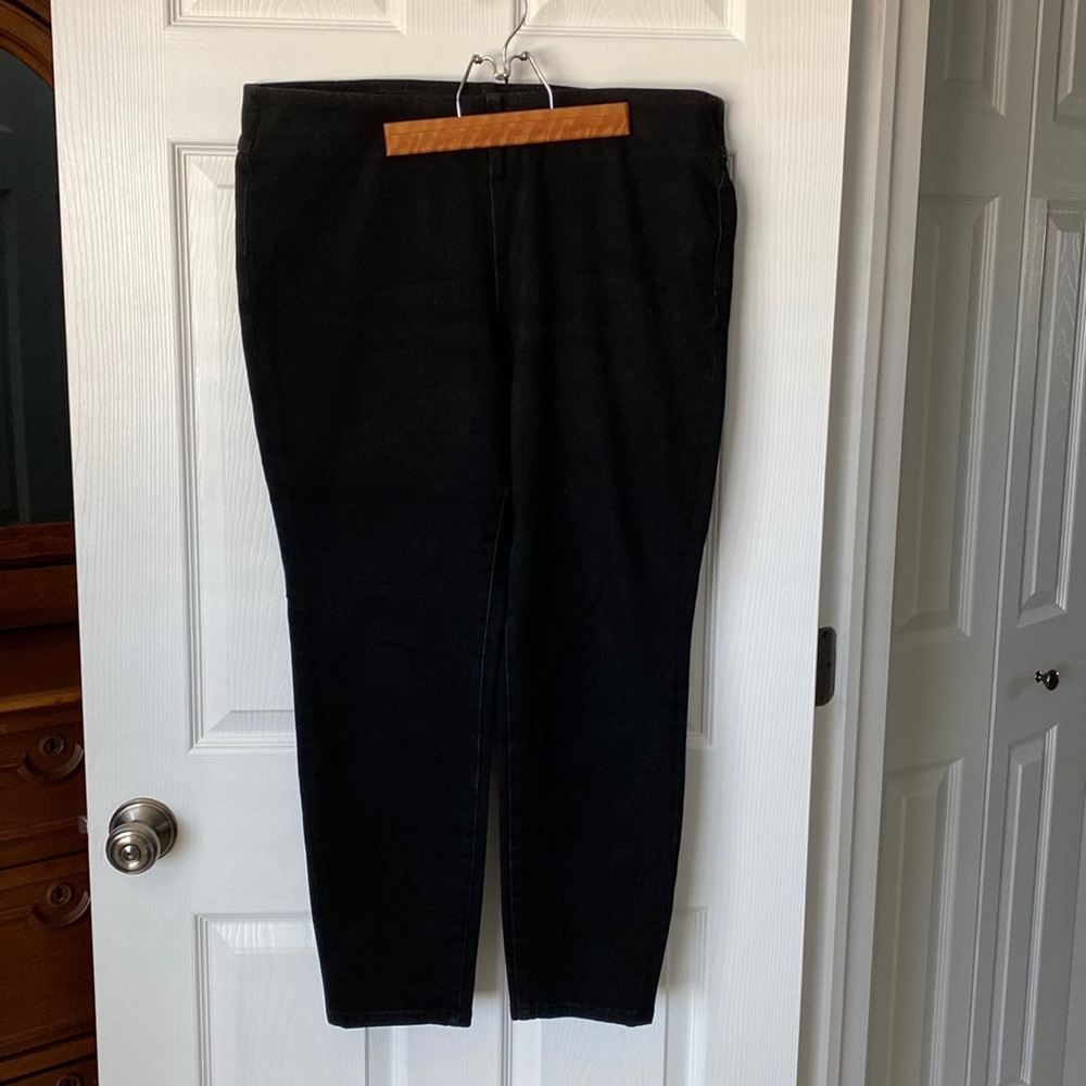 Soft Surroundings pull-on black jeans - size petite L